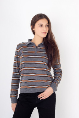 Светр жіночий